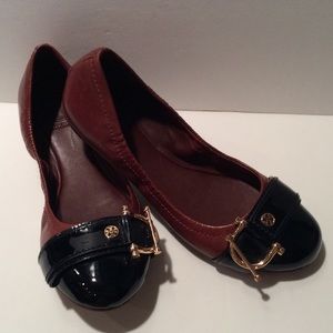TORY BURCH Black Patent/Brown Flats Size 7 1/2