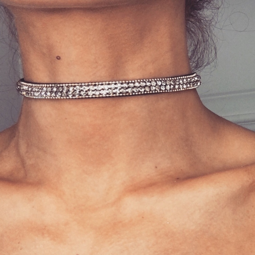 So Grey Choker