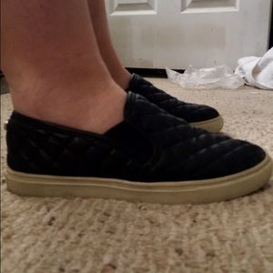 Black size 6.5 Steven Madden Ecentrcq Slip-ons