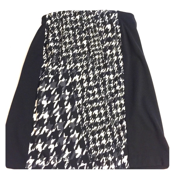 Attention knit skirt Size M