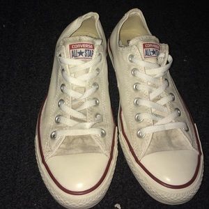 Low top white converse