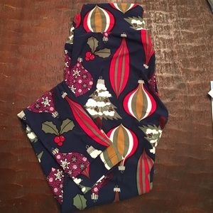 Lularoe xmas leggings