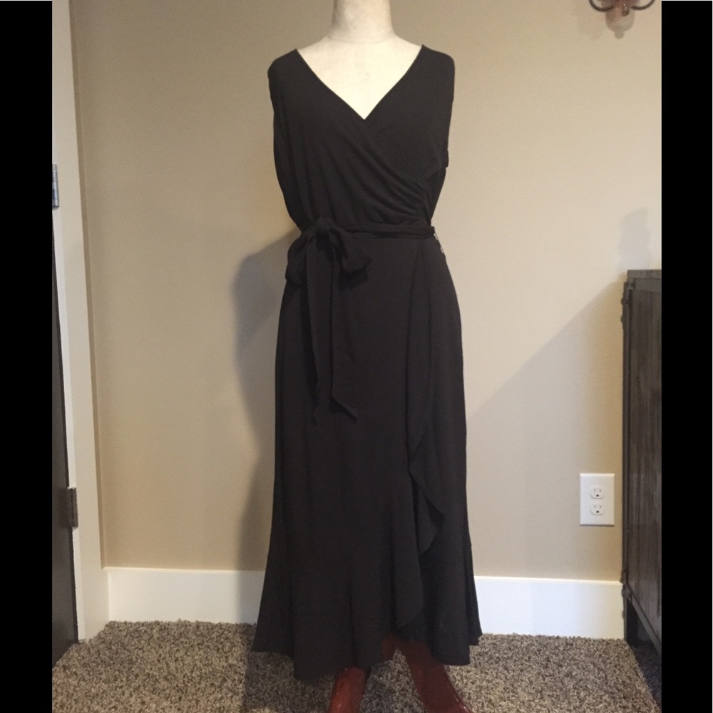 Classy Anne Taylor Black Dress!!!💋