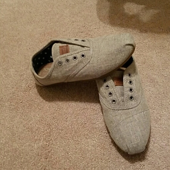 Tom's lace less