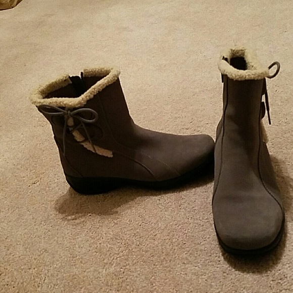 Clark's water resistant snow boats
