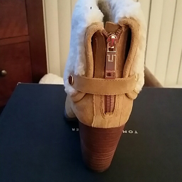 Beautiful bootie - Picture 2 of 4
