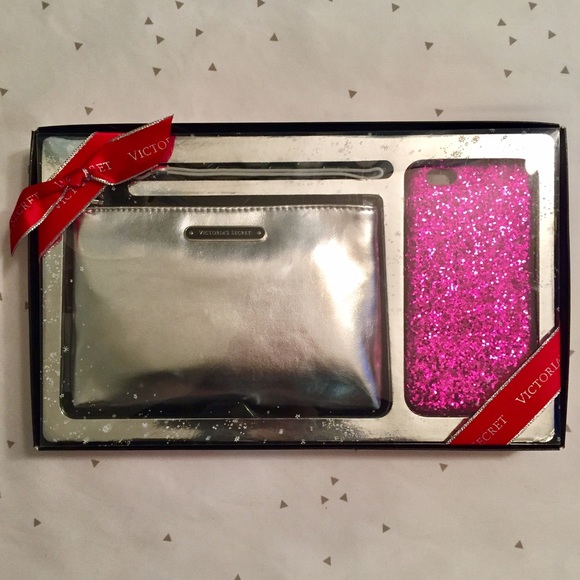 Victoria's Secret Accessories - Victoria's Secret iPhone 6/6s Case & Wristlet Set
