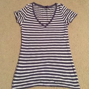 American Eagle Outfitters V-neck soft shirt
