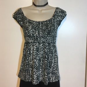Banana Republic empire waist top in GUC. XS