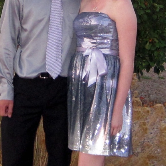 Hailey Logan by Adrianna Papell dress - Picture 4 of 5