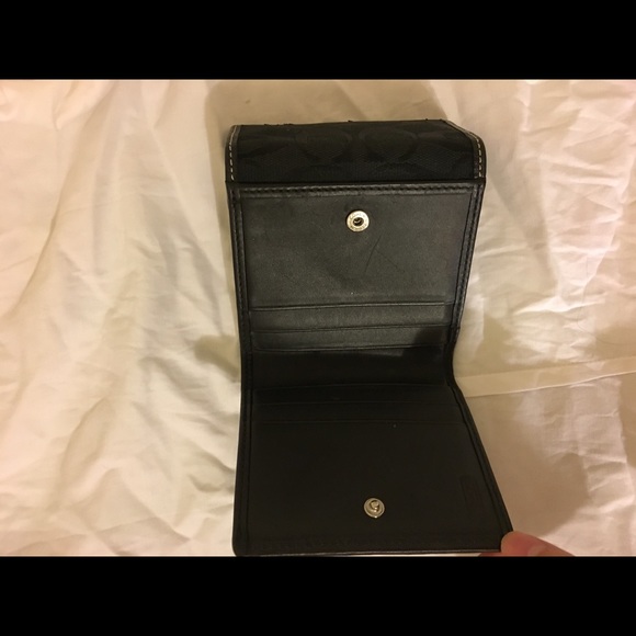 black coach wallet - Picture 2 of 3