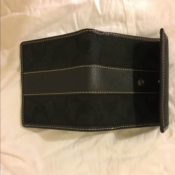 black coach wallet - Picture 3 of 3