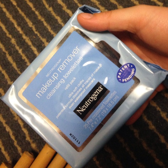 Makeup wipes