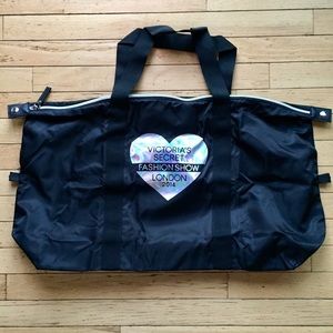 VS Fashion Show London 2014 tote