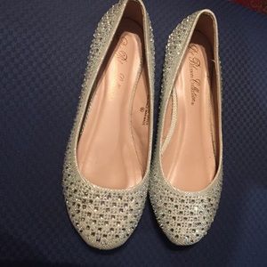 8.5 sparkly flats