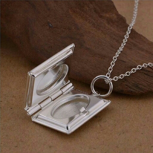 📚925 Sterling Silver Classic Book Locket📖 - Picture 2 of 2