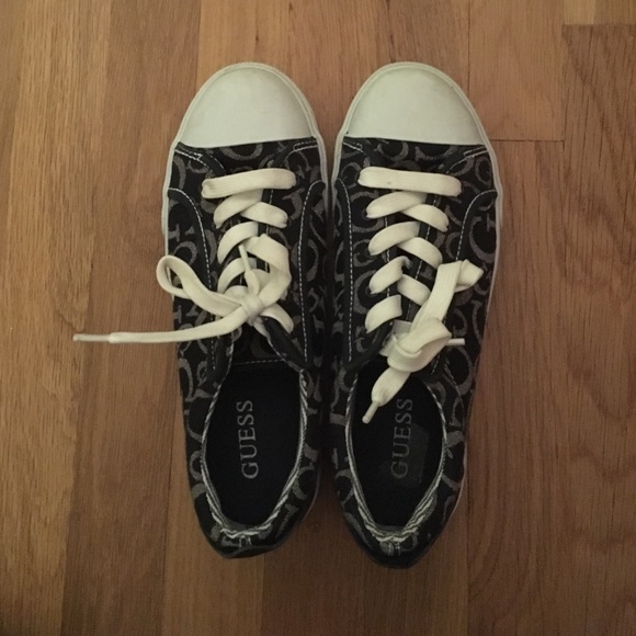 Guess sneakers - Picture 3 of 3