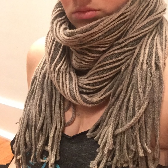 Handmade scarf - Picture 3 of 4