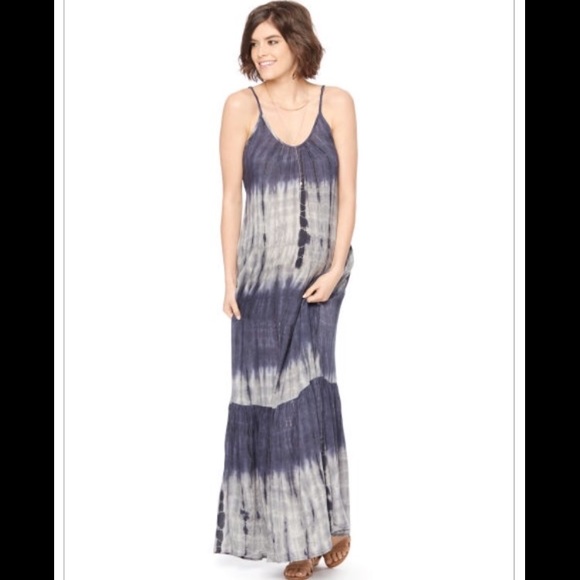 Wendy Bellisimo Tiered Maternity Maxi Dress