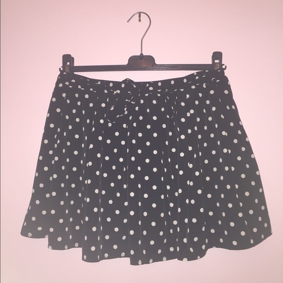Forever 21 polka dot pleated skirt