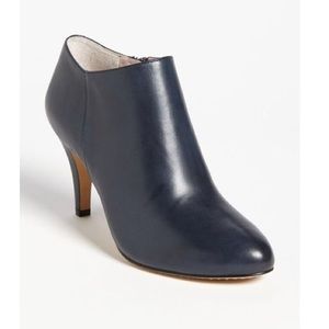Vince Camuto Shoes - Vince Camuto Vive navy bootie, sz 8.5 Vince Camuto Shoes - Vince Camuto Vive navy bootie, sz 8.5