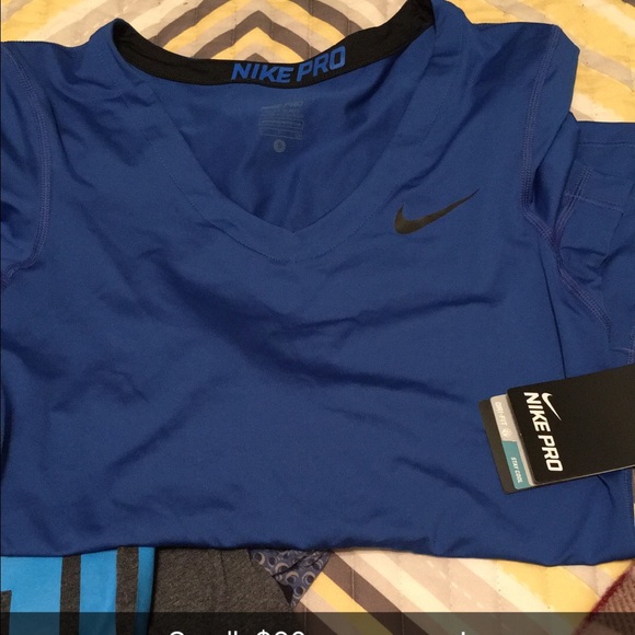 Small nike shirt with tags