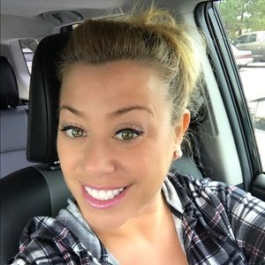 Meet your Posher, Raquel