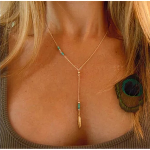 Necklace Tear Drop Feather Pendant NWT