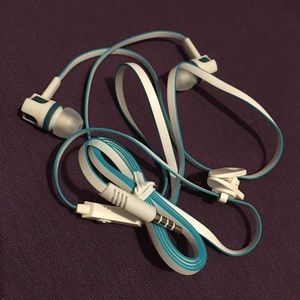 Headset/Earphone for iPhone / Samsung