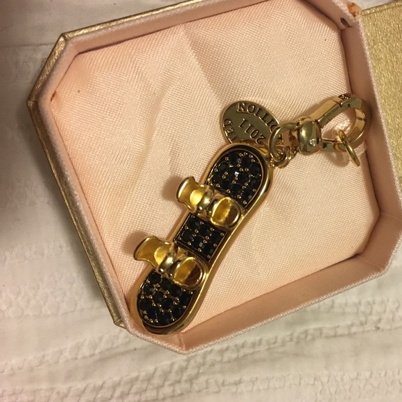2011 limited edition snowboard charm juicy