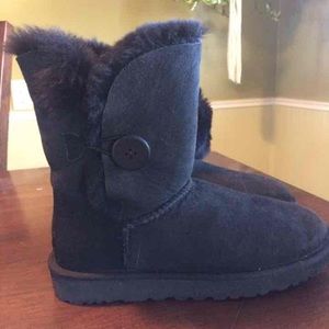 New Uggs -Bailey Buttons 7