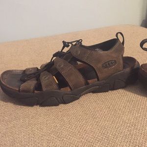 Men's leather Keen Sandel shoes