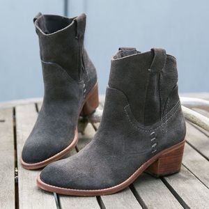 Dolce Vita Shoes - Dolce Vita Graham or Grayden suede bootie, sz 8.5 Dolce Vita Shoes - Dolce Vita Graham or Grayden suede bootie, sz 8.5