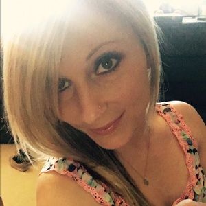 Meet your Posher, Melissa