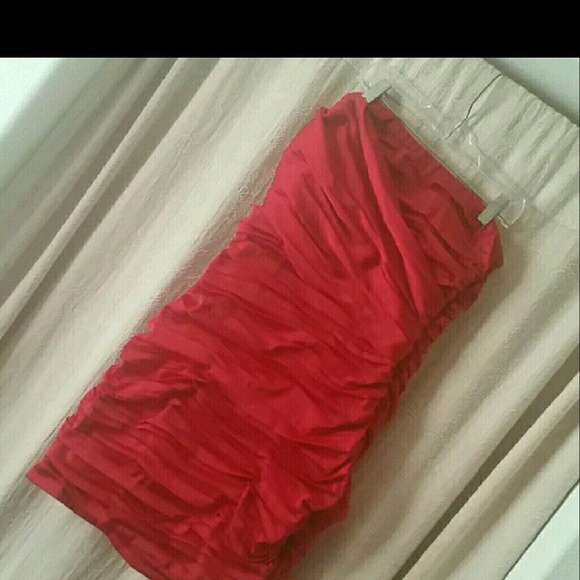 Red express coctail dress