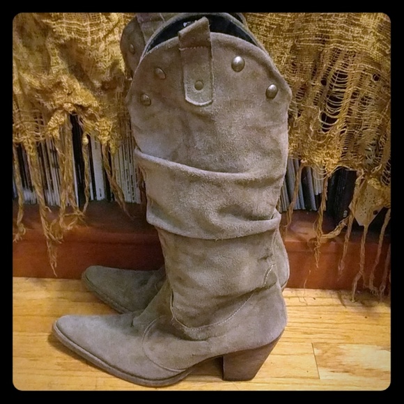 ?? Cute cowboy boots??