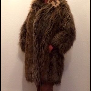 Via Spiga Winter Fur. $75. Size SM.