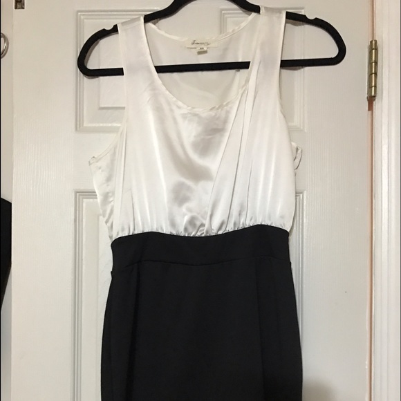 Forever 21 Black & White dress Size M