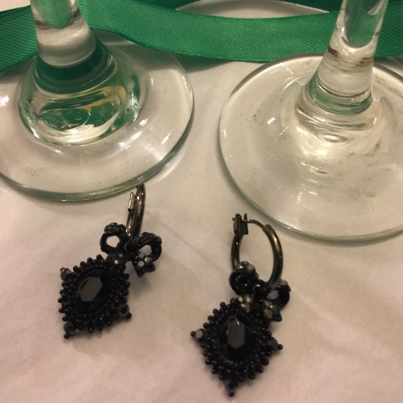 Adorable pair of Earrings. Brand new pair