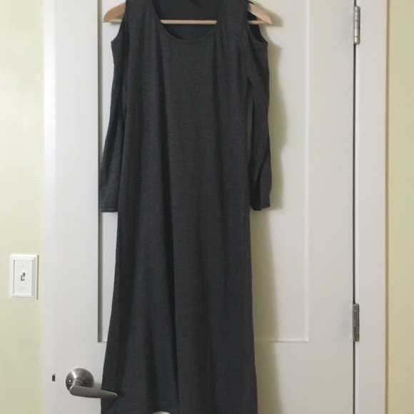 Open shoulder long sleeve maxi dress