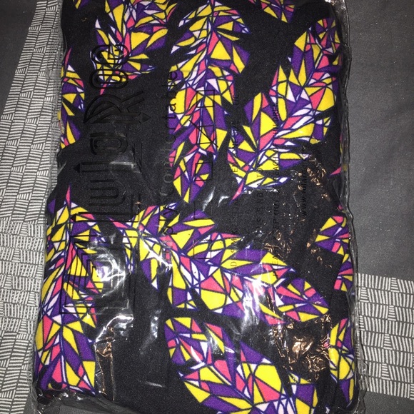 LuLaRoe TC Feather Leggings