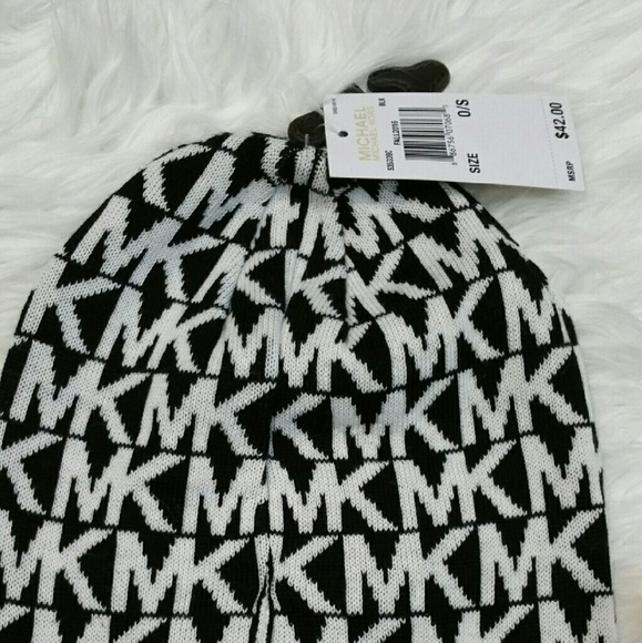 MICHAEL KORS BEANIE NWT - Picture 3 of 3