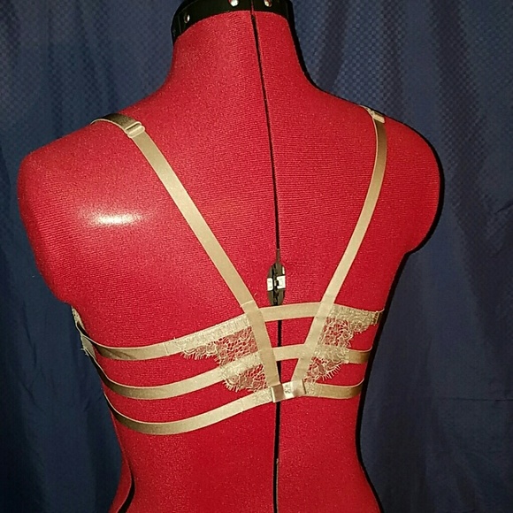 Victoria's Secret very sexy strappy push-up bra