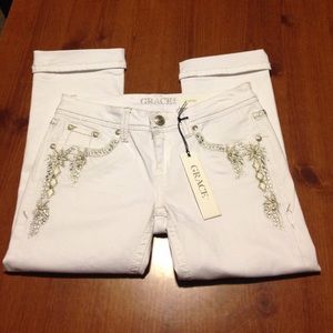 White Grace Capris