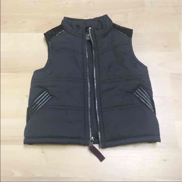 Genuine Kids by Osh Kosh 
In perfect condition 18M