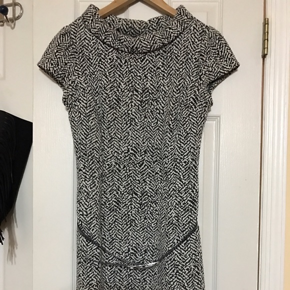 Black & White Boatneck Cap Sleeve Dress - Size S