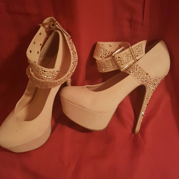 SALE!! Pink cassy!! Dazzle the girls!! - Picture 2 of 3