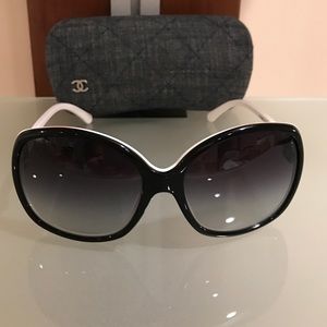 Chanel woman glasses