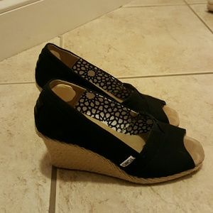 Toms wedges