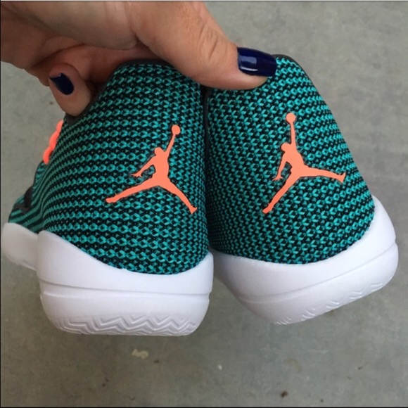 NWOB JORDAN ECLIPSE sz 5.5 youth / 7 women - Picture 2 of 4